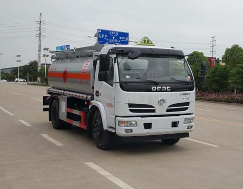 专威牌HTW5127GYYEC型运油车