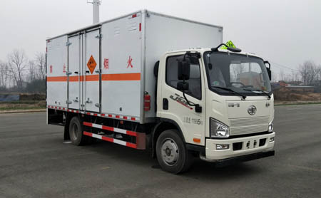 大力牌DLQ5120XQYCA6型爆破器材运输车
