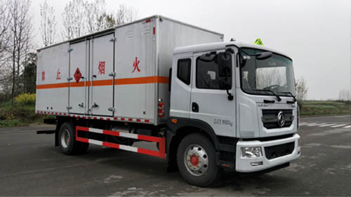 大力牌DLQ5180XRQEQ6型易燃气体厢式运输车
