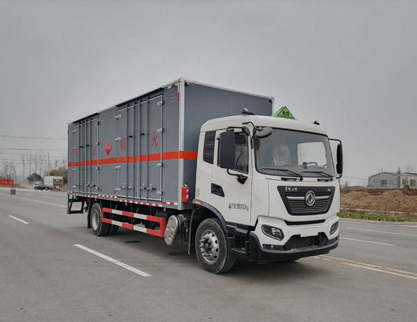 大力牌DLQ5181XRYDFH6型易燃液体厢式运输车