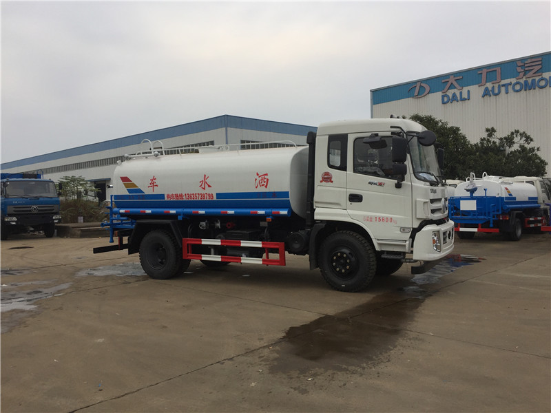 洒 水 车47.jpg
