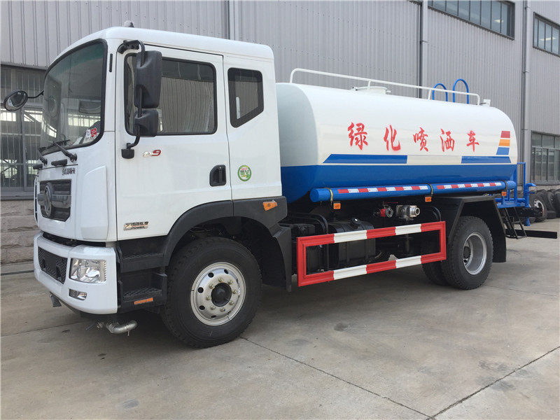 洒 水 车285.jpg