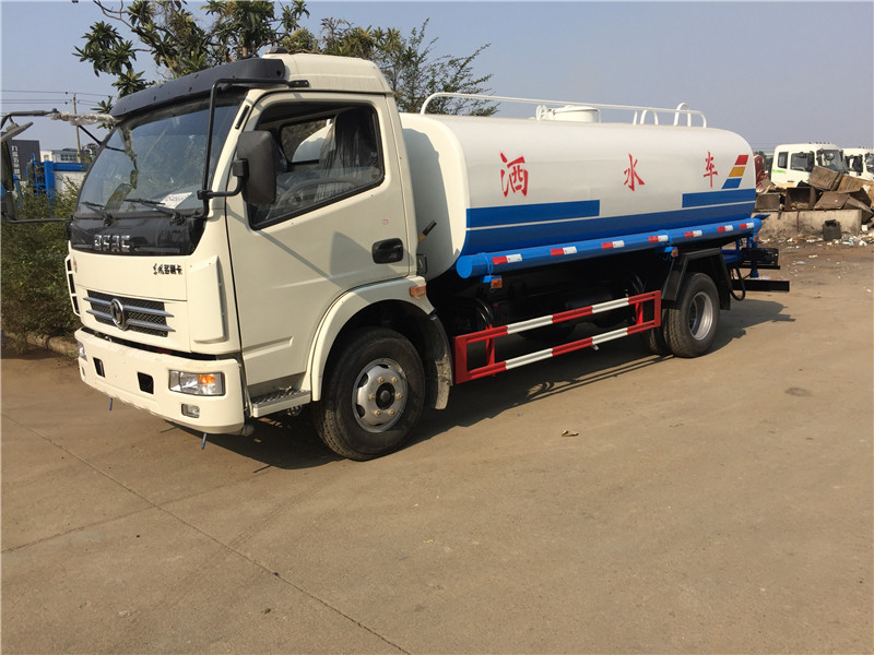洒 水 车19.jpg